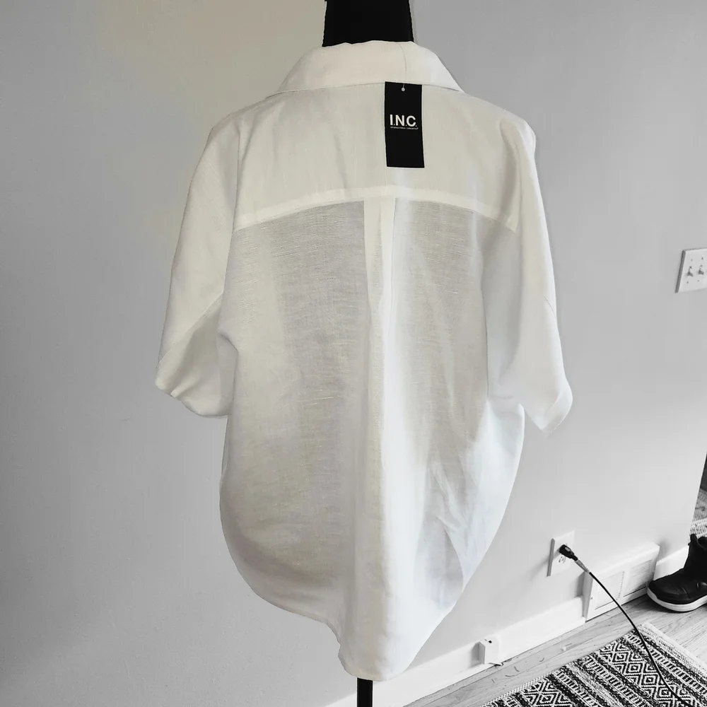 NWT INC International Concepts White Blouse with tie front